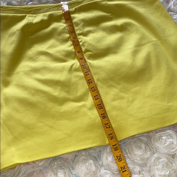 Banana Republic - Scallop Trim Mini Skirt - Picture 4 of 4